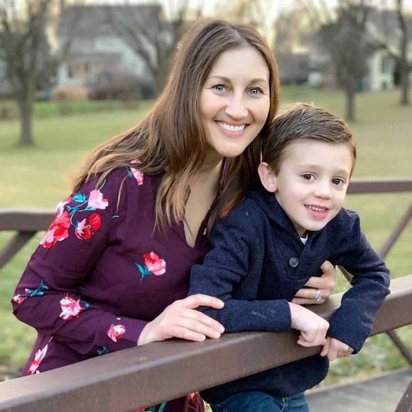 Meet your Posher, Ashley - Picture 1 of 1